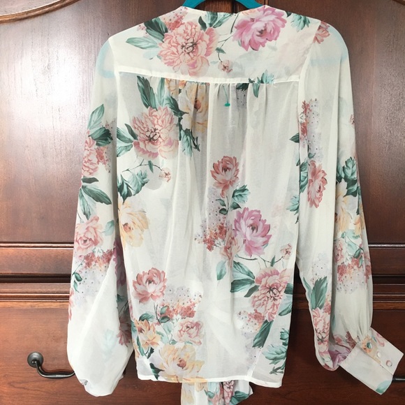 Gorgeous Top NWT - Picture 3 of 8